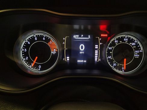 Used 2020 Jeep Cherokee Latitude Lux w/ Quick Order Package 26H Lux image 23