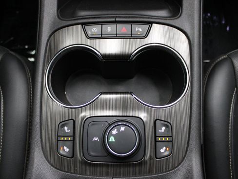 Used 2022 GMC Acadia SLT w/ LPO, Floor Liner Package FWD image 32