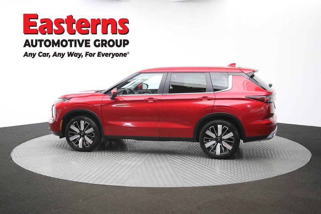 Used 2025 Mitsubishi Outlander SE AWD/4WD image 64