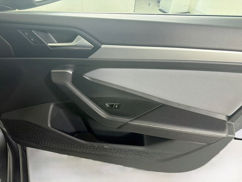 Used 2025 Volkswagen Jetta SE FWD image 30