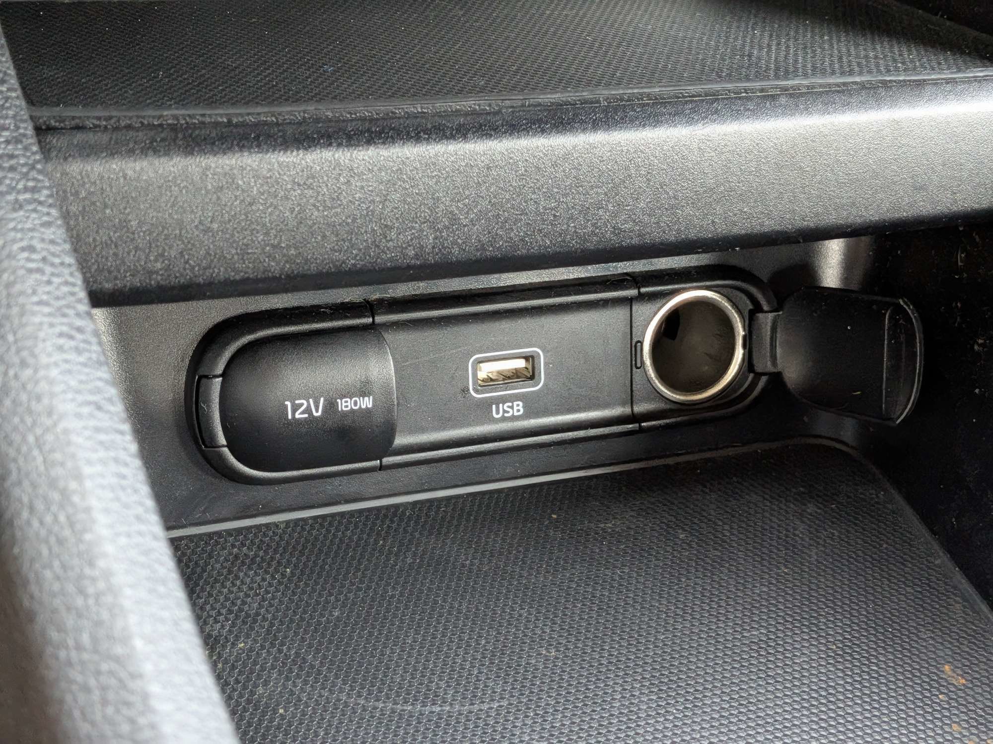 Used 2023 Kia Forte LXS w/ LXS Technology Package FWD image 21