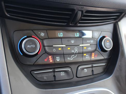 Used 2018 Ford C-MAX SE w/ Cold Weather Package FWD image 25
