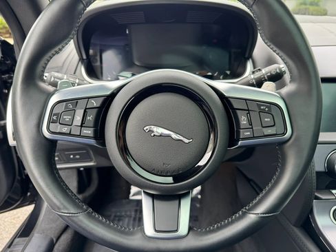 Used 2023 Jaguar F-TYPE Coupe RWD image 29