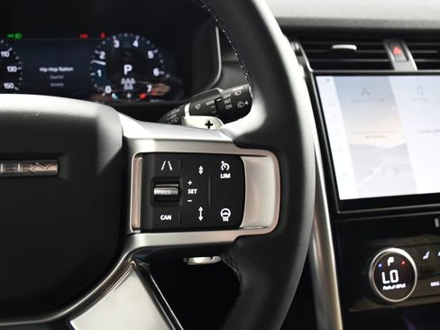 Certified 2025 Land Rover Discovery Dynamic SE AWD/4WD image 30