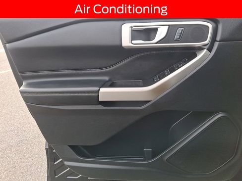 Used 2022 Ford Explorer XLT w/ Equipment Group 202A image 13