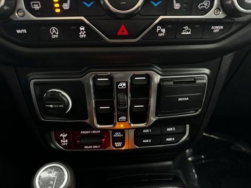 Used 2022 Jeep Gladiator Rubicon w/ LED Lighting Group image 11