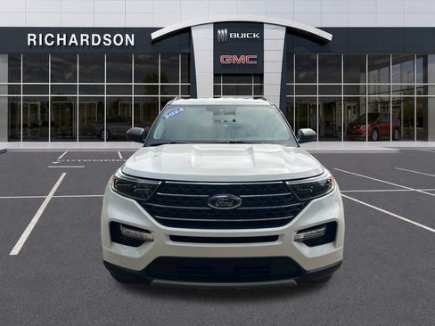 Used 2024 Ford Explorer XLT w/ Equipment Group 202A AWD/4WD image 9