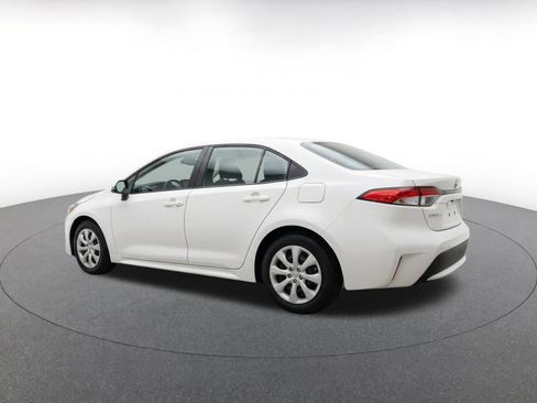 Used 2025 Toyota Corolla LE FWD image 7