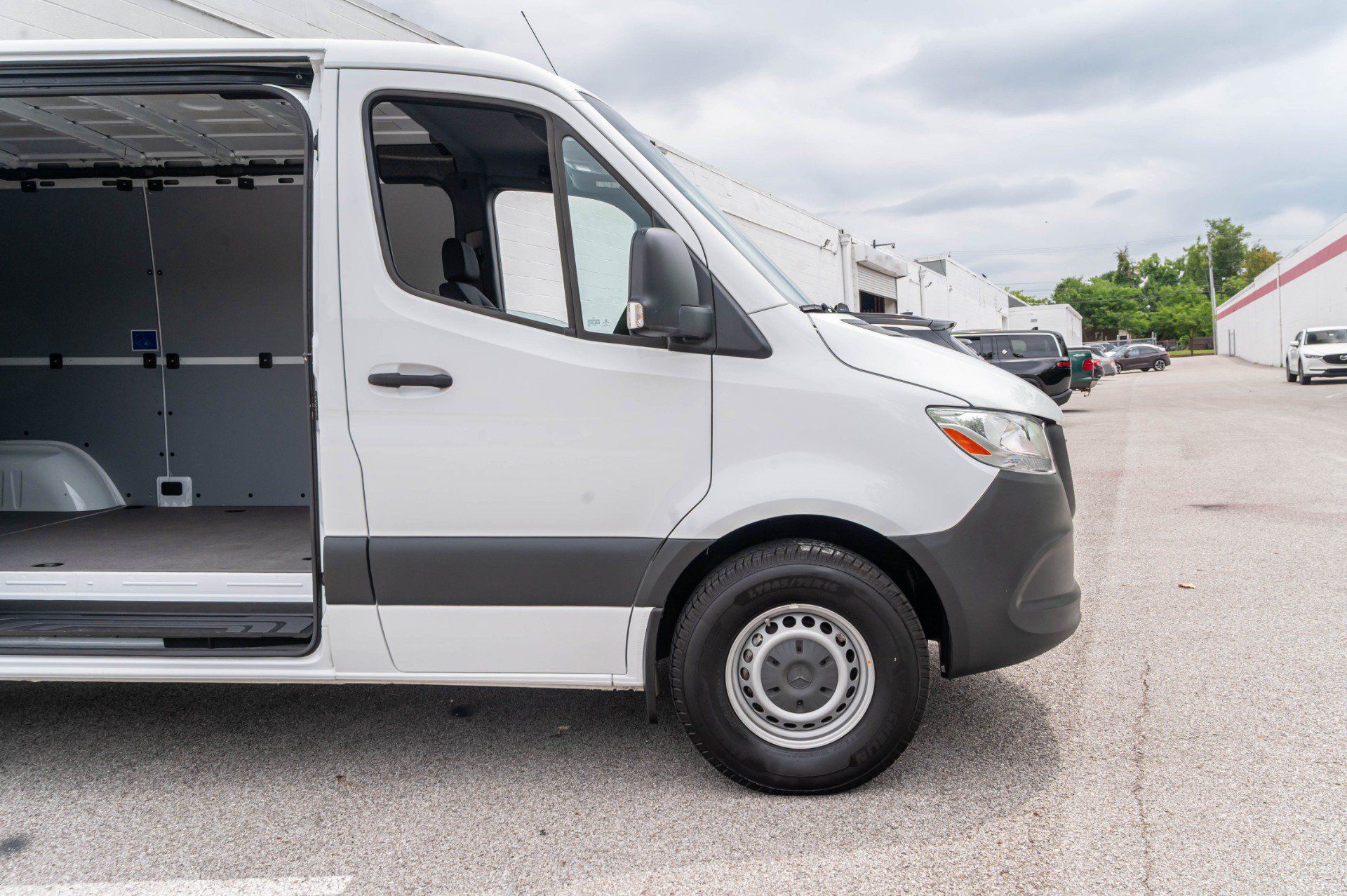 Used 2021 Mercedes-Benz Sprinter 2500 w/ Driver Convenience Package image 53