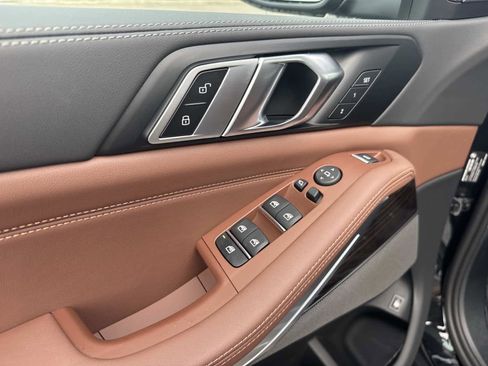 New 2026 BMW X5 xDrive50e w/ Premium Package image 18