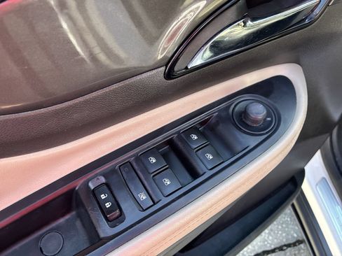 Certified 2019 Buick Encore Essence FWD image 21