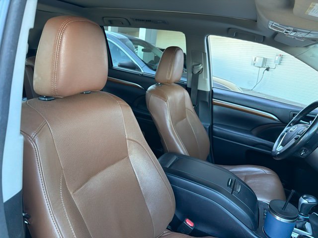 Used 2018 Toyota Highlander Limited Platinum AWD/4WD image 9