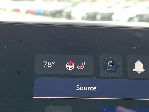 Used 2025 Jeep Compass Limited image 19