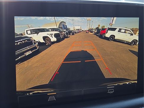 Used 2024 Chevrolet Tahoe LT RWD image 17