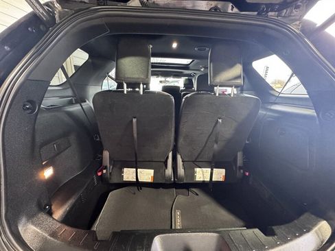 Used 2018 Ford Explorer XLT w/ Equipment Group 202A image 13