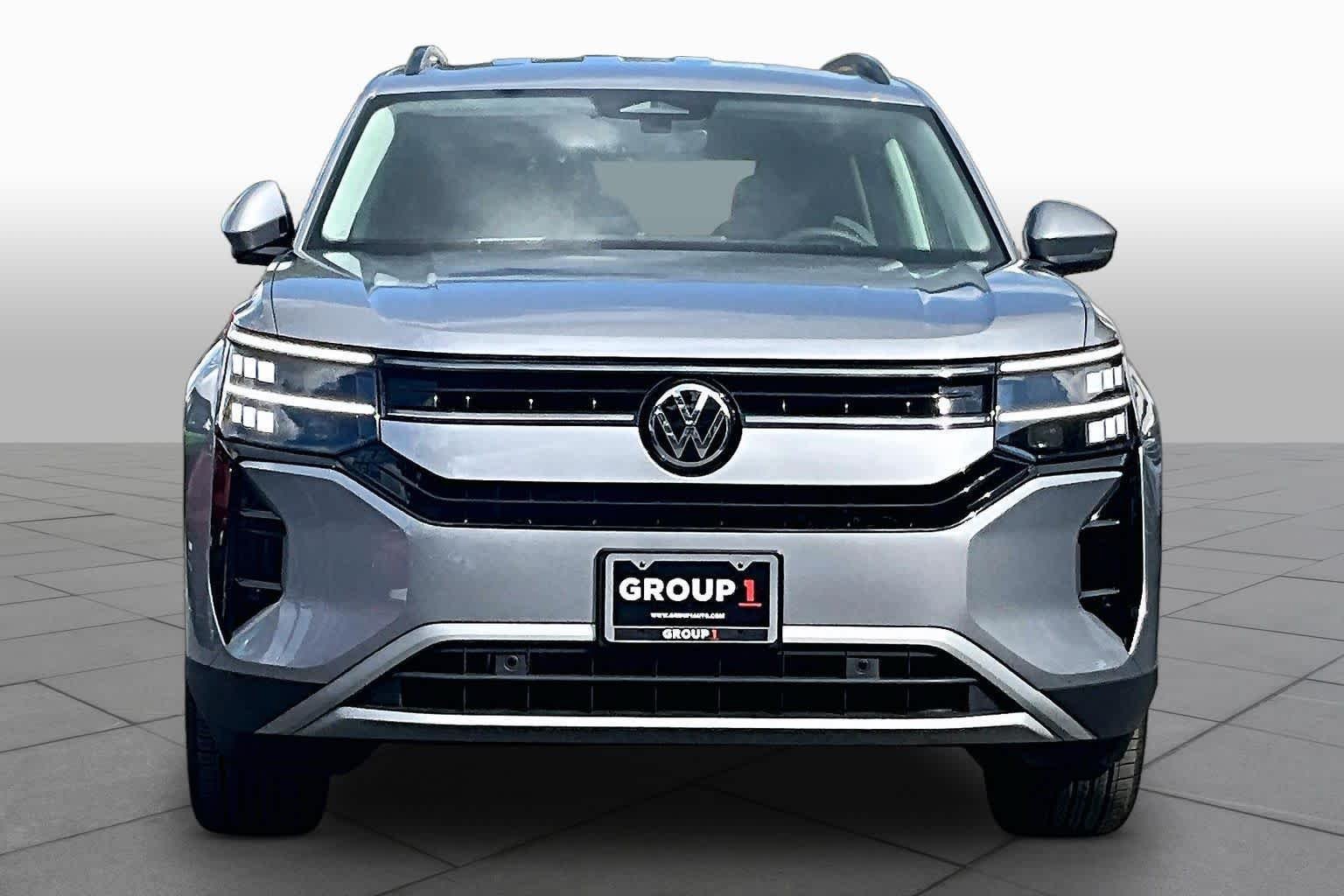 New 2027 Volkswagen Atlas SE FWD image 3