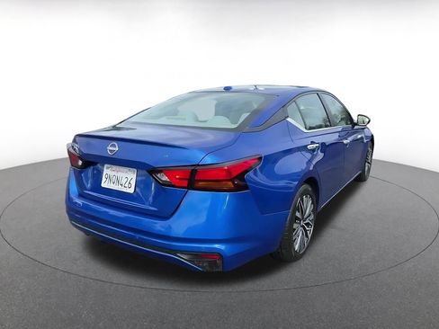 Used 2025 Nissan Altima 2.5 SV image 14