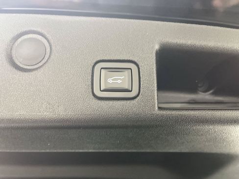 Used 2019 Chevrolet Equinox LT AWD/4WD image 30