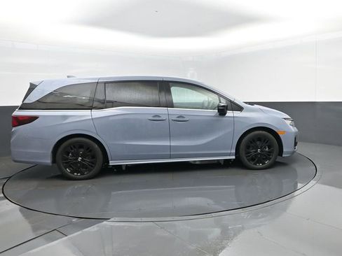 Used 2025 Honda Odyssey Sport-L image 4