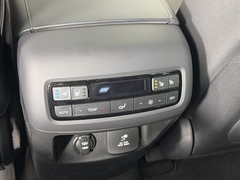 Used 2023 Hyundai Palisade Limited AWD/4WD image 18