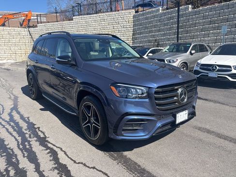 Used 2026 Mercedes-Benz GLS 450 4MATIC image 4