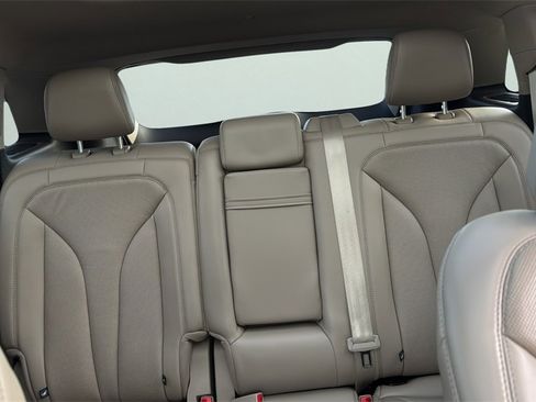 Used 2021 Lincoln Nautilus Reserve image 12