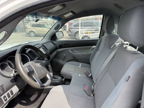 Used 2014 Toyota Tacoma 2WD Regular Cab image 7