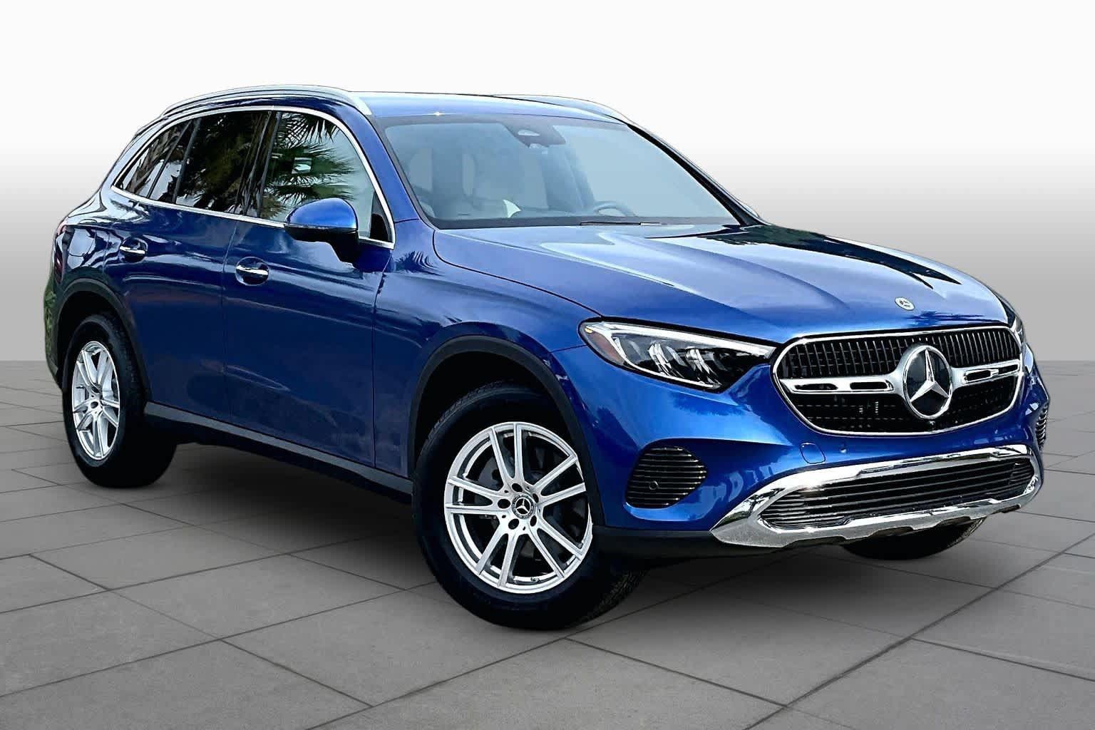 Certified 2025 Mercedes-Benz GLC 300 4MATIC image 3