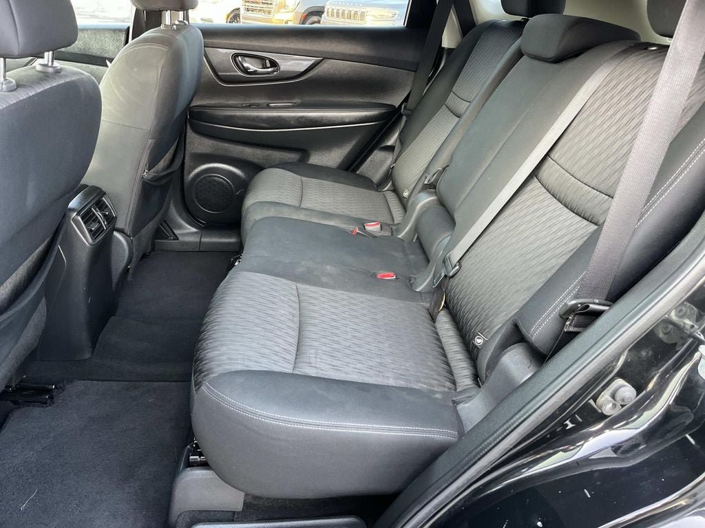 Used 2020 Nissan Rogue SV FWD image 18