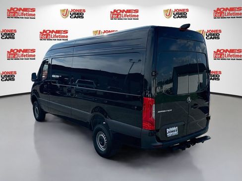 Used 2024 Mercedes-Benz Sprinter 2500 image 2