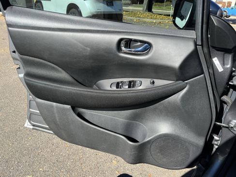 Certified 2023 Nissan Leaf S image 12