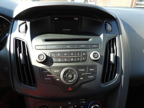 Used 2016 Ford Focus SE FWD image 35