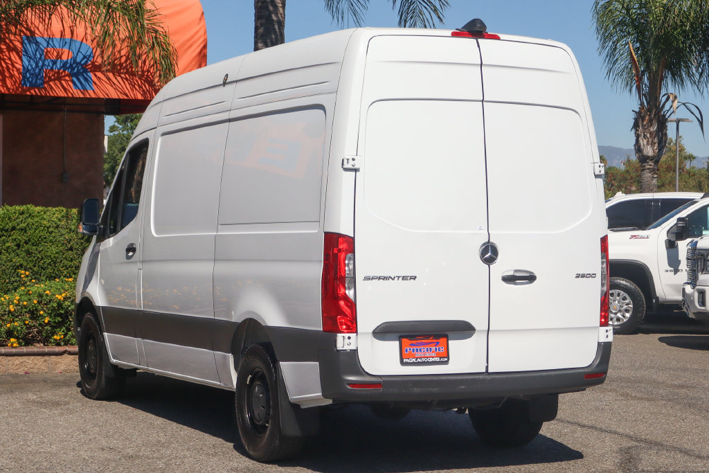 Used 2025 Mercedes-Benz Sprinter 2500 image 33