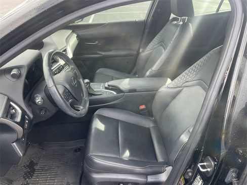 Used 2019 Lexus UX 250h image 12