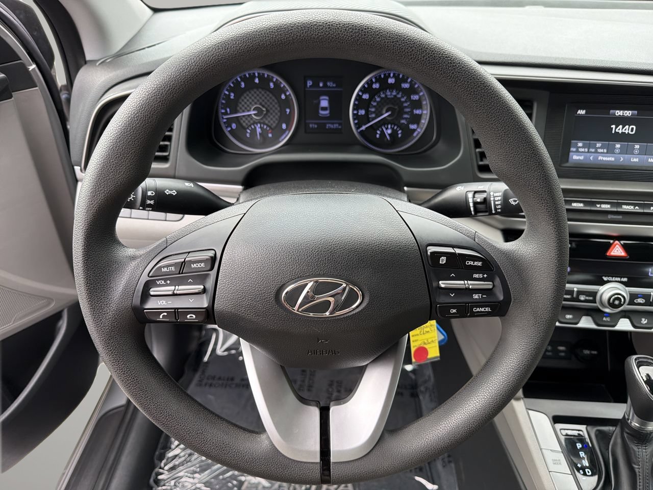 Used 2020 Hyundai Elantra SE FWD image 26