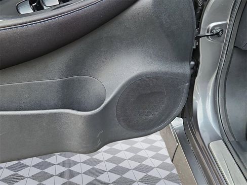 Used 2020 Nissan Leaf SV w/ Protection Package image 12