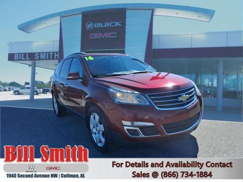 Used 2016 Chevrolet Traverse LT w/ Style and Technology Package image 1