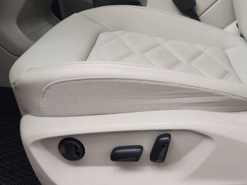 Used 2024 Volkswagen Atlas SE FWD image 21