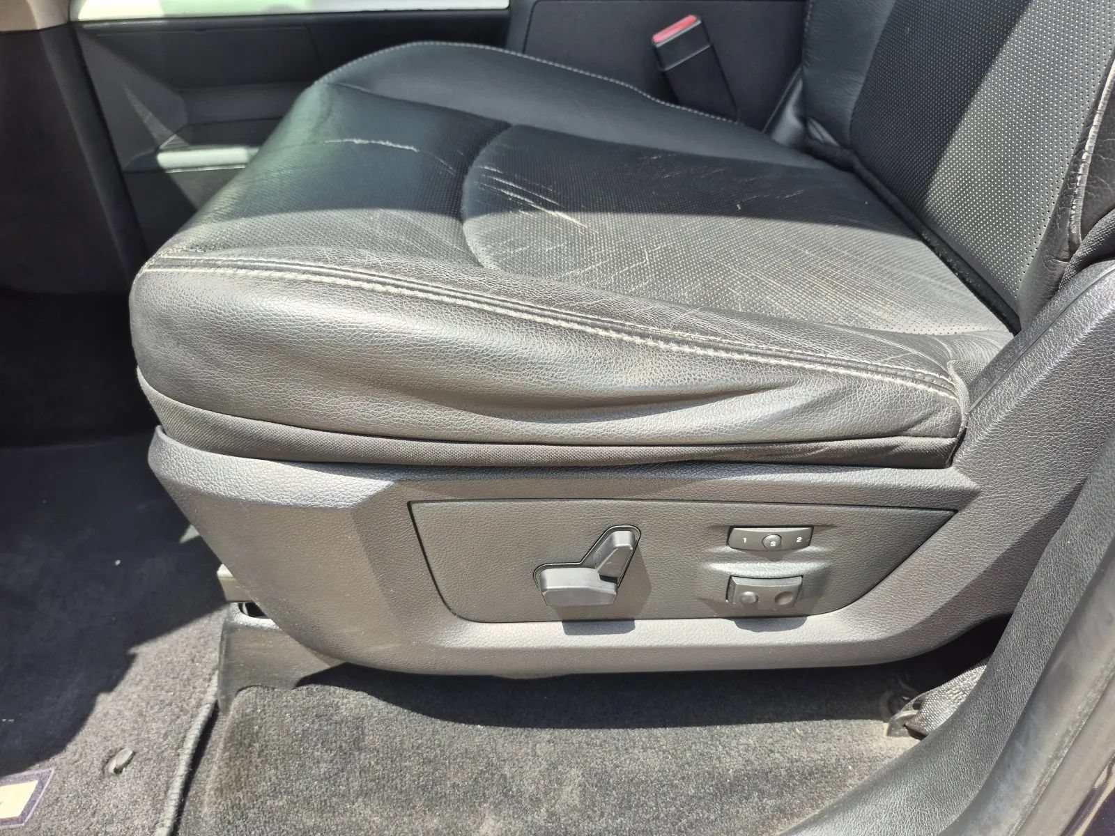 Used 2014 RAM 1500 Laramie RWD image 14