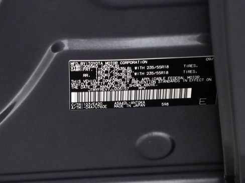 Used 2018 Toyota RAV4 Limited FWD image 33