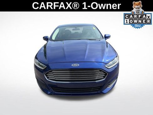 Used 2016 Ford Fusion SE FWD image 2