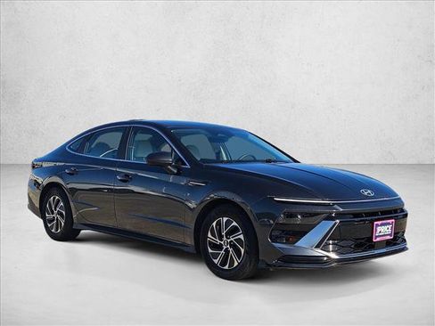 Used 2026 Hyundai Sonata Blue FWD image 3