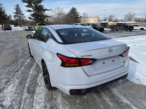 Used 2025 Nissan Altima 2.5 SR image 29