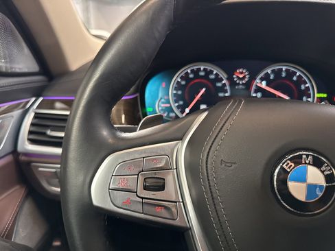 Used 2018 BMW 750i RWD image 43