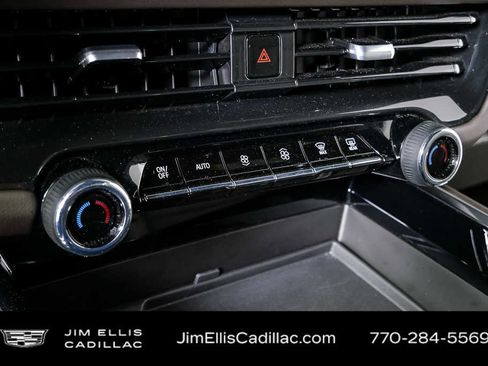 Used 2025 Chevrolet Tahoe LT RWD image 16