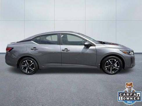 Used 2024 Nissan Sentra SV FWD image 2