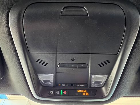 Used 2023 Buick Enclave Essence AWD/4WD image 60