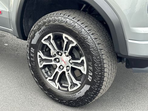 Certified 2025 GMC Canyon AT4 AWD/4WD image 6