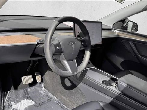 Used 2023 Tesla Model Y Long Range AWD/4WD image 12