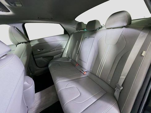 Used 2024 Hyundai Elantra SEL w/ Convenience Package FWD image 25